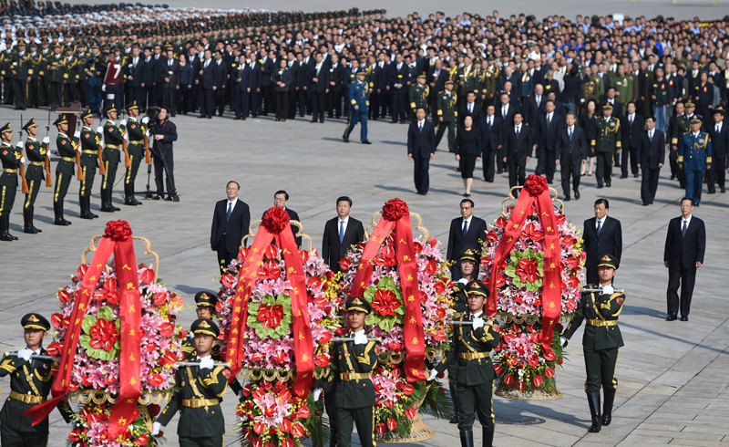 9月30日向人民英雄敬獻(xiàn)花籃儀式提供車輛